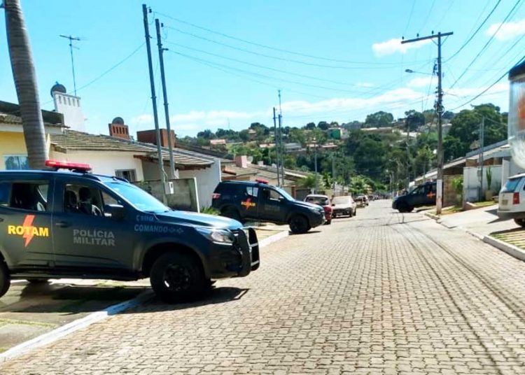 Confronto com a PM em condomínio fechado de casas em Aparecida deixa 2 feridos | Foto: Leitor/FZ