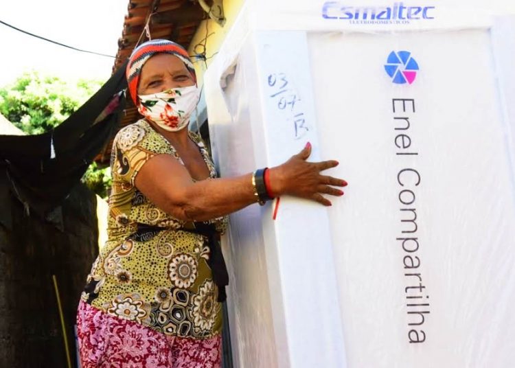 Enel Distribuição Goiás cadastra moradores de Goiânia para sorteio de 60 geladeiras | Foto: Alex Malheiros