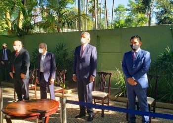 Cerimônia na Área verde do Palácio divulga novo decreto de reabertura do comércio de Goiânia | Foto: Folha Z