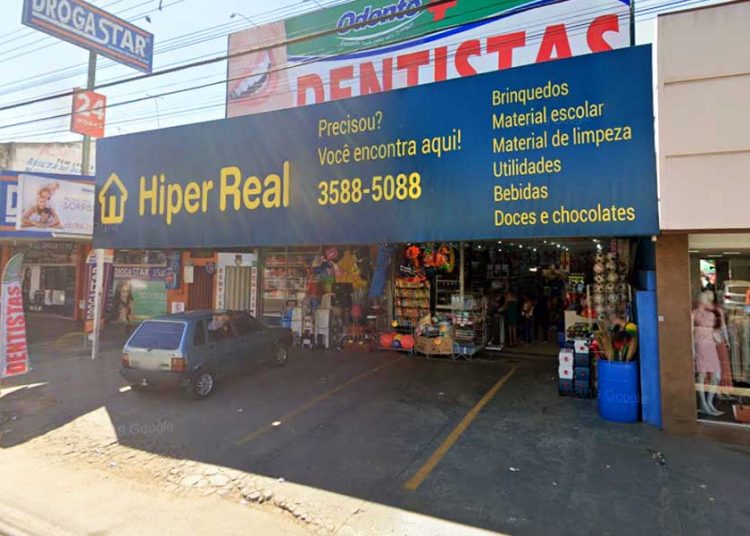 Loja no Garavelo Hiper Real conseguiu na Justiça uma liminar para poder abrir as portas aos sábados e domingos | Foto: Google Maps