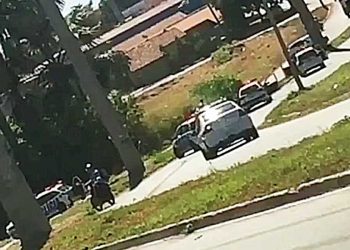 Vídeo registrou momento de intenso tiroteio no setor Vereda dos Buritis, em Goiânia | Foto: Leitor/FZ