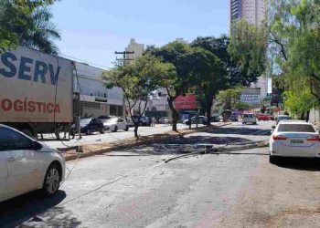 acidente poste T-4 Goiânia