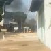 Carro fica destruído após pegar fogo na Cidade Livre | Foto: Reprodução