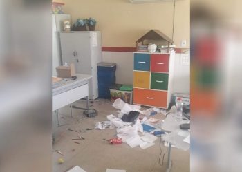 escolas vandalizadas adolescentes