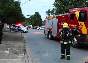 Ameaça de incêndio residencial com botijão de gás demanda presença do Corpo de Bombeiros em Goiânia | Foto: Divulgação/PM-GO