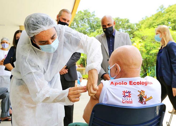 Nova fase de vacinação inclui idosos acima de 85 anos e acamados acima de 60 | Foto: Divulgação/Secom Goiânia