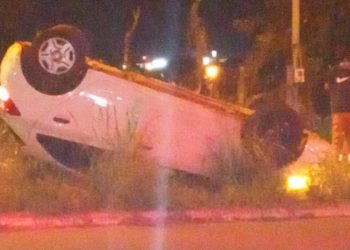 Acidente na Avenida Atlântida, no Bairro Independência, em Aparecida de Goiânia | Foto: Leitor/FZ