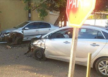 Mulher bate carro a caminho da delegacia após ser assaltada em Aparecida | Foto: Leitor/FZ