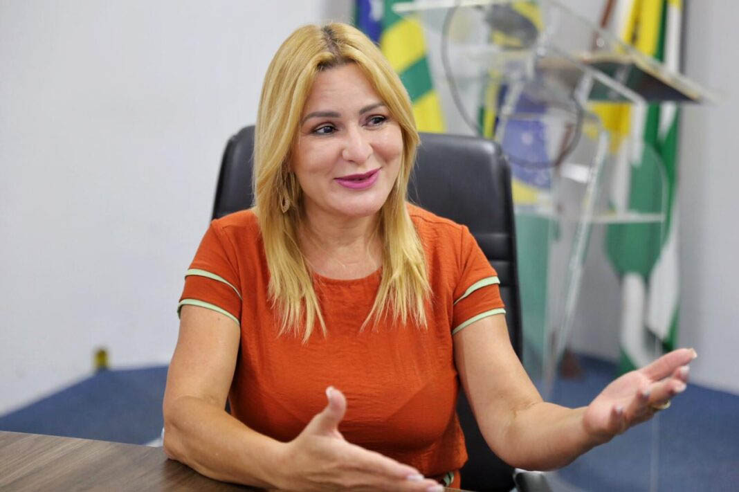 Valéria Pettersen | Foto: Câmara Municipal de Aparecida de Goiânia