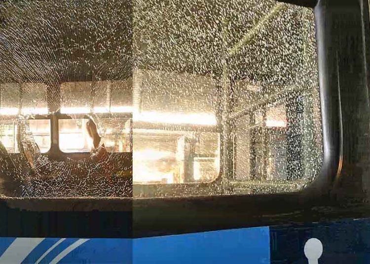 Ônibus são depredados em Goiânia | Foto: Divulgação / Redemob