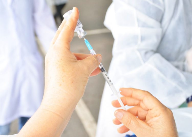 Aparecida de Goiânia inicia vacinação contra a covid-19 em portadores de comorbidades | Foto: Claudivino Antunes
