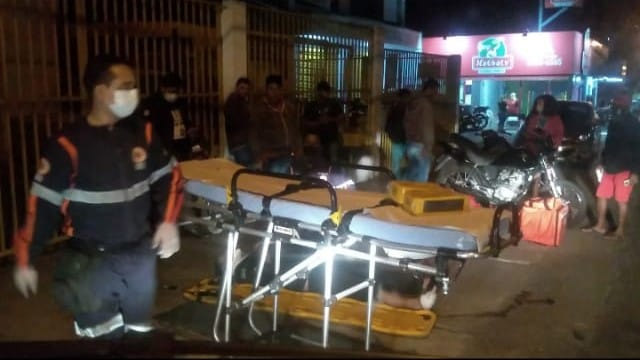 Pilotos ficam feridos após colisão entre motos no Garavelo - acidente deixa motociclistas feridos aparecida2