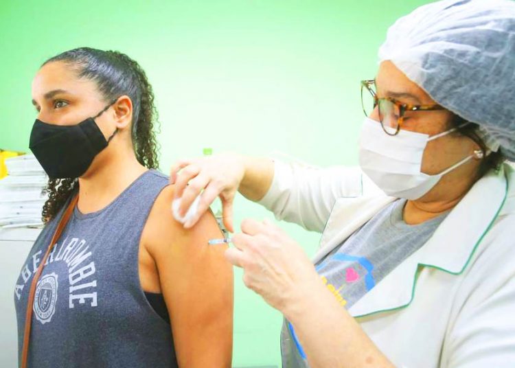 Vacinação de jovens e adolescentes | Foto: Divulgação / Luciana Carneiro