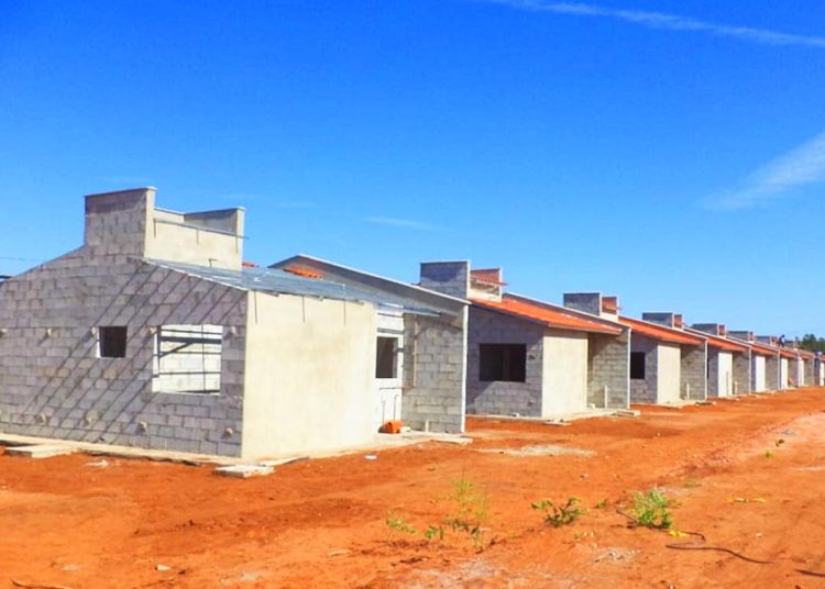 Investimento do Governo de Goiás no Residencial Dona Mulata, situado na entrada de Paraúna, às margens da GO-320, é de R$ 3,4 milhões de recursos do Fundo de Proteção Social do Estado | Foto: Divulgação / Agehab