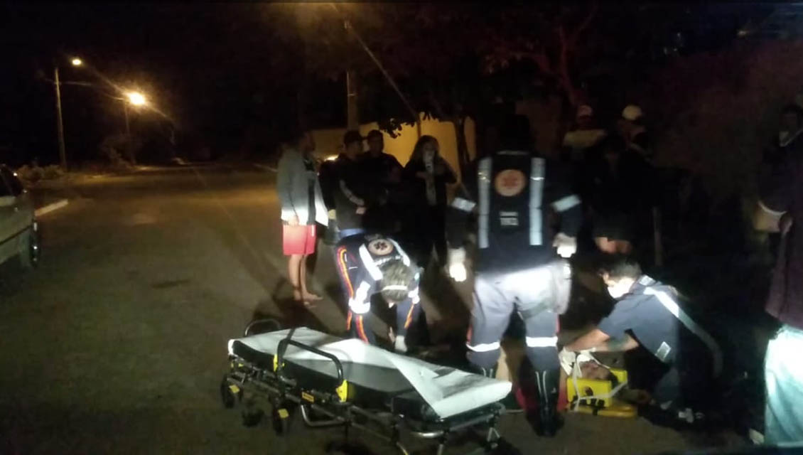 Mulher cai de moto e fica gravemente ferida em Aragoiânia - mulher acidente moto aragoiania4
