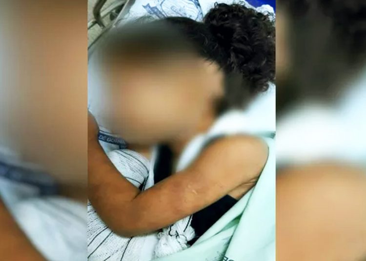 Pai e madrasta são presos suspeitos de espancar menina de 4 anos em Aparecida de Goiânia | Foto: Reprodução