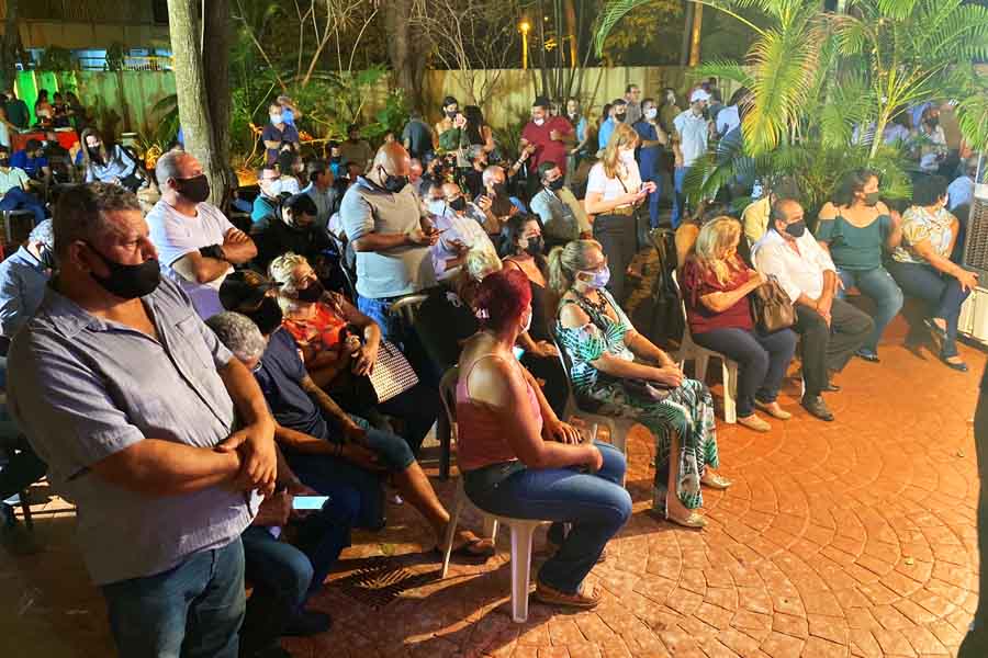 Público presente em reunião relizada no Colégio Atheneu Dom Bosco, em Goiânia | Foto: Reprodução