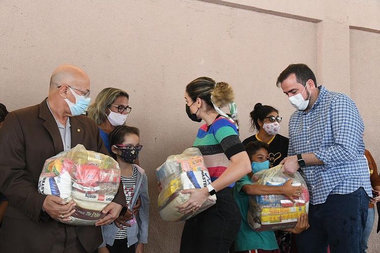 No total, serão distribuídos 42 mil kits de alimentos para famílias de alunos matriculados nas unidades de ensino de Aparecida | Foto: Divulgação