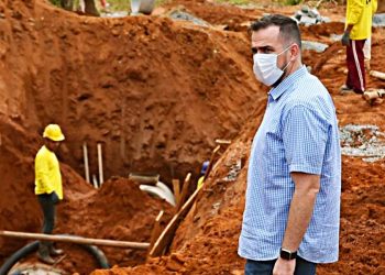 Gustavo Mendanha visita canteiro de obra | Foto: Divulgação