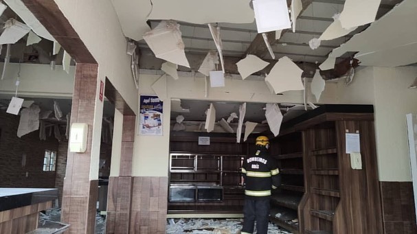 Explosão em padaria deixa funcionário gravemente ferido no Residencial Brasicon - padaria explode funcionario gravemente ferido03