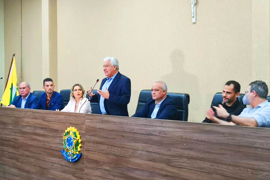 Vilmar Rocha discursa na cerimônia de posse do novo diretório do PSD Aparecida | Foto: Folha Z