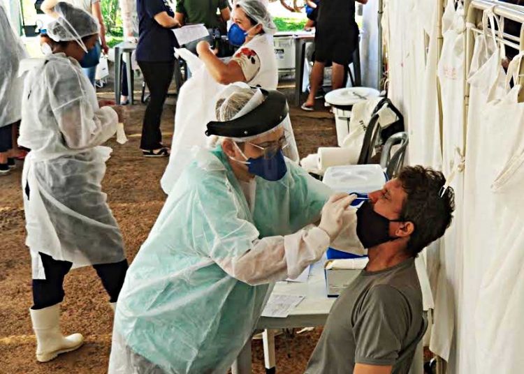 Teste de covid-19 no Hospital Estadual de Aparecida de Goiânia Cairo Louzada (Heapa) | Foto: Divulgação
