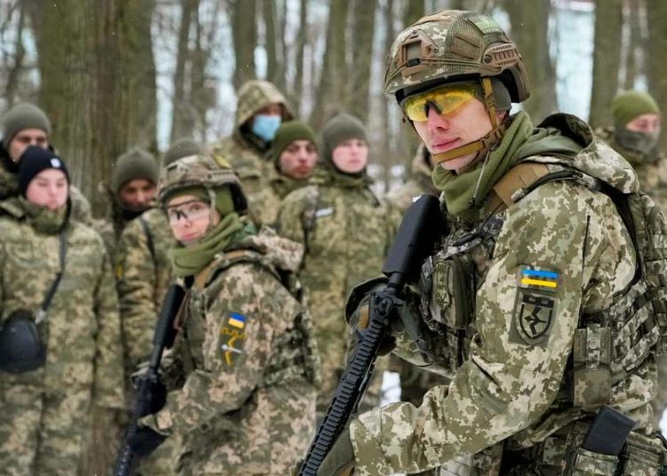 Soldados na Ucrânia | Foto: Reprodução / DW