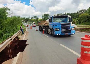 Trecho da BR-153 em que houve deslizamento no final de 2021 no perímetro urbano de Aparecida de Goiânia | Foto: Defesa Civil