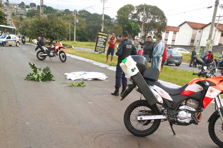 Mulher morre atropelada ao atravessar avenida em Aparecida de Goiânia - mulher morre atropelada ao atravessar avenida em aparecida de goiania 3