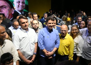 Major Vitor Hugo, Jair Bolsonaro, Fábio Sousa, Wilder Morais e Professor Alcides | Foto: Valdemy Teixeira