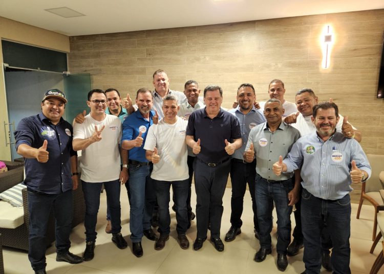 Ex-governador Marconi Perillo recebe apoio de vereadores em Aparecida de Goiânia (Foto: Cauan Santos - Folha Z)