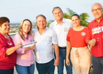 Adriana Accorsi e colegas de PT em visita ao prefeito Vilmar Mariano em Aparecida de Goiânia | Foto: Reprodução