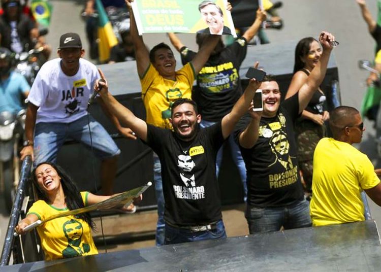 Apoiadores de Jair Bolsonaro fazem carreata | Foto: Marcelo Camargo / Agência Brasil