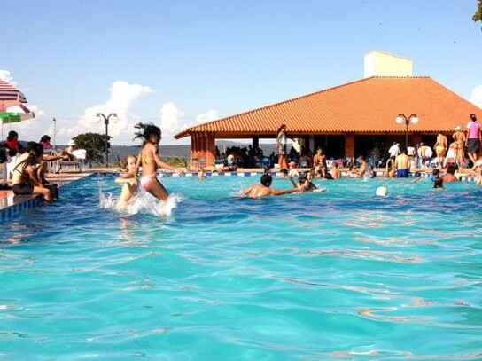 A Folha Z preparou uma lista para você se refrescar e curtir nos clubes aquáticos de Aparecida | Foto: Sintego