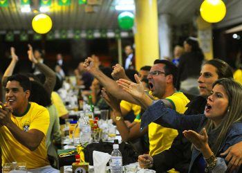 Bares e restaurantes onde assistir aos jogos do Brasil na Copa do Mundo | Foto: José Cruz / Agência Brasil