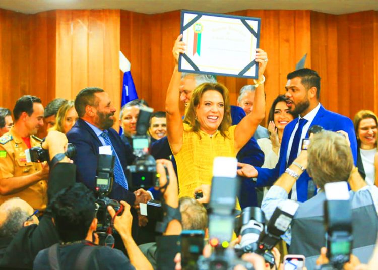 Primeira-dama Gracinha Caiado recebe título de cidadã goianiense | Fotos: Wesley Costa e Hegon Côrrea