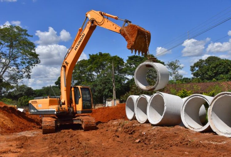 Pavimentação asfáltica começa na sequência de obras de galeira pluviais | Foto: Claudivino Antunes/divulgação