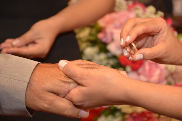 Casamento Comunitário em Aparecida já contemplou mais de 1400 casais; veja como se inscrever - casamento comunitario aparecida inscrica