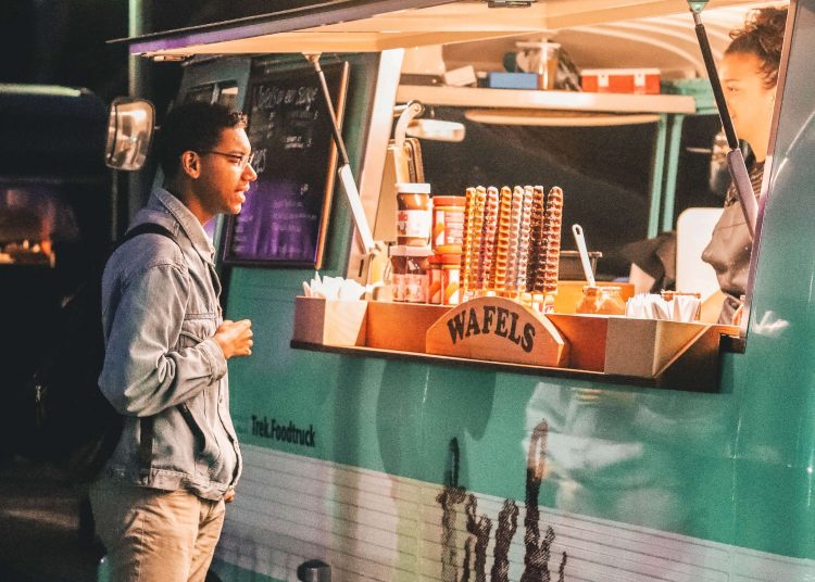 Os Food Trucks, conhecidos como os ‘restaurantes sobre rodas’, serão regulamentados nos logradouros públicos de Aparecida de Goiânia | Foto: Pexels