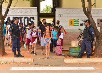 O prefeito de Aparecida de Goiânia, Vilmar Mariano, decretou na manhã desta 4ª feira, 12, que os 33 Centros Municipais de Educação Infantil (CMEIS) e as 61 escolas municipais do município contarão com 1 agente de segurança da Guarda Civil Municipal | Foto: Secom