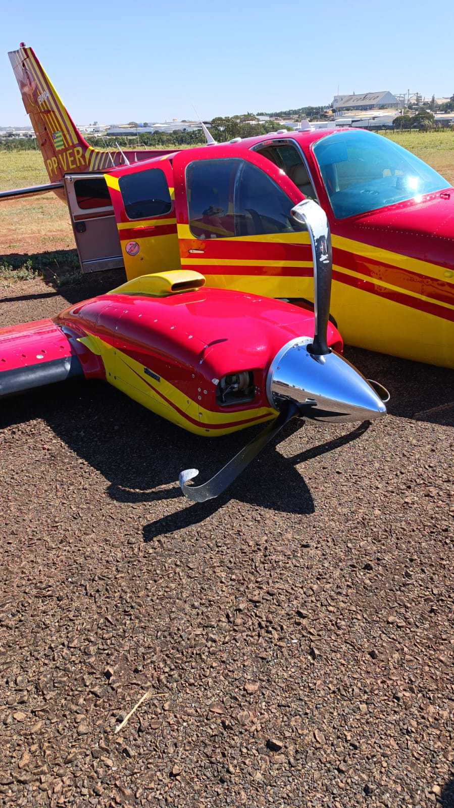 Indivíduos na aeronave estão bem e autoridades investigam incidência | Foto: Corpo de Bombeiros