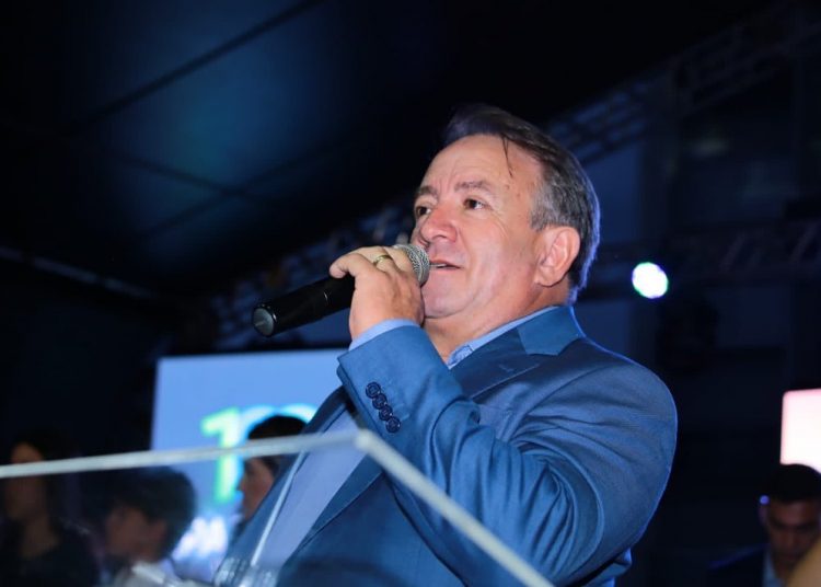 O prefeito de Aparecida de Goiânia Vilmar Mariano dará posse a 7 novos secretários nesta 2ª feira (3)