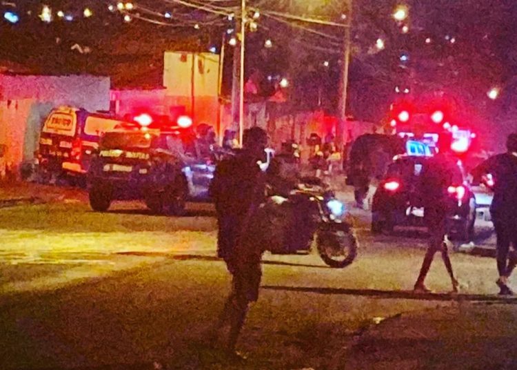 4 pessoas foram baleadas na rua São Paulo, no Jardim Florença em Aparecida de Goiânia, nesta 5ª feira (8) | Foto: Redes Sociais