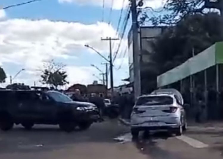 Suspeito é morto em troca de tiros com policiais do Graer, na região do Jardim Brasil
