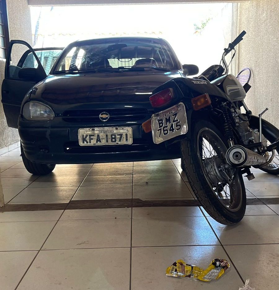 Corsa e moto furtados | Foto: CPE
