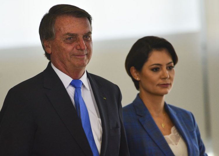 Homenagens para Bolsonaro e Michele são articuladas para acontecer na Alego