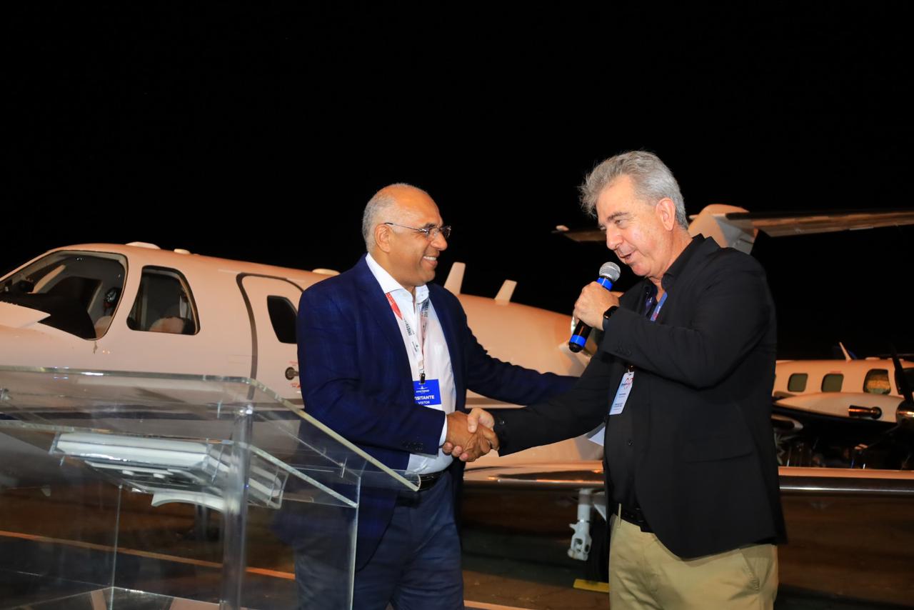 Prefeito Rogério assina decreto que regulamenta o Polo Aeronáutico de Goiânia - rogerio cruz aerodromo aparecida
