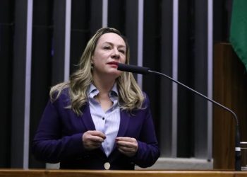 Deputada Adriana Accorsi é favorita para assumir Ministério da Justiça em eventual saída de Flávio Dino | Foto: Bruno Spada/Câmara dos Deputados