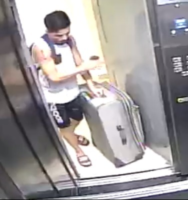 Jovem saiu do apartamento da vítima com uma mala | Foto: Divulgação/PCGO