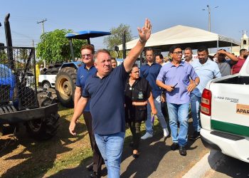 Prefeito Vilmar Mariano em mutirão de serviços para Cidade Livre, Colina Azul e região | Foto: Divulgação